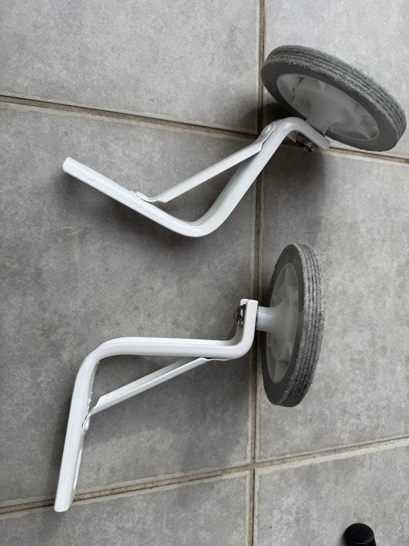 子供用自転車 ピンク 16インチ　補助輪付き