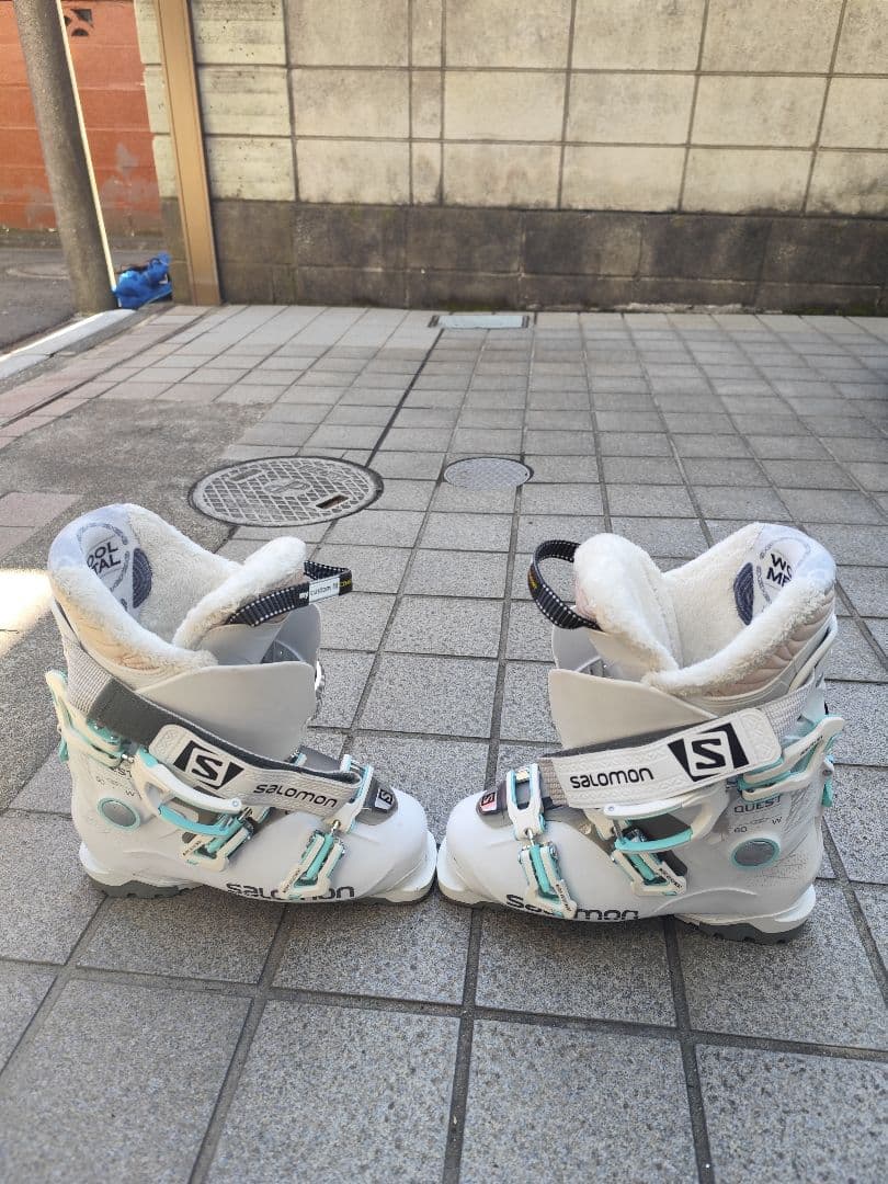 Salomon Custom Fit 女性用スキーブーツ