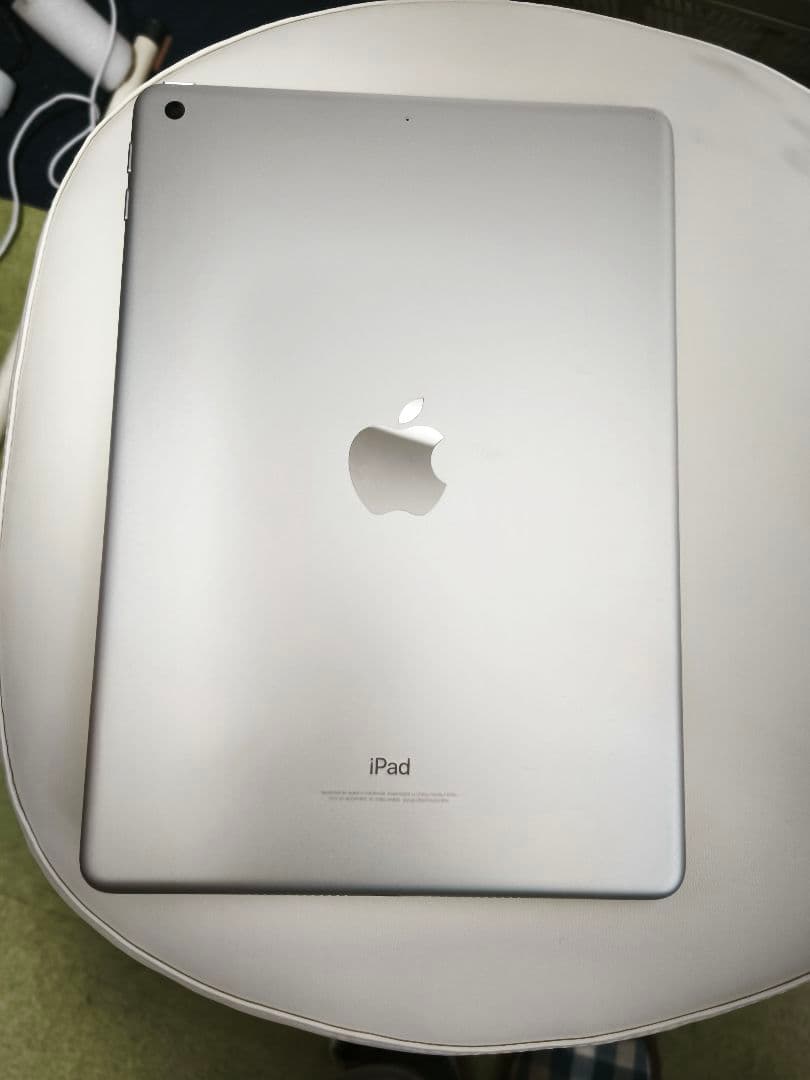 【美品】iPad 第6世代 128GB Wi-Fiモデル カバー付