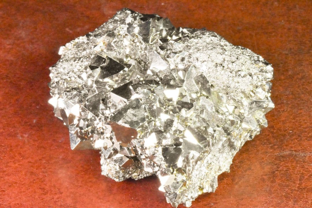 ペルー ワンサラ鉱山産 八面体パイライトB-01