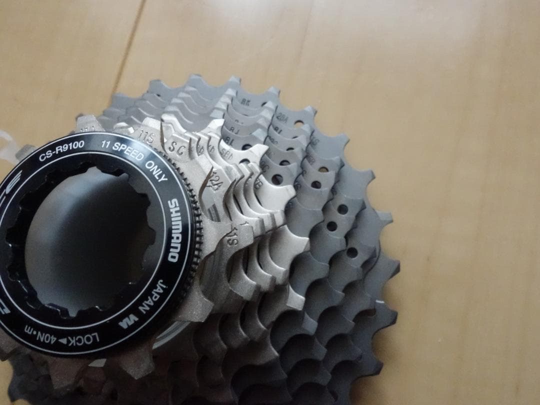 【再値下】新品シマノカセットスプロケット CS-R9100 11-28T 11S