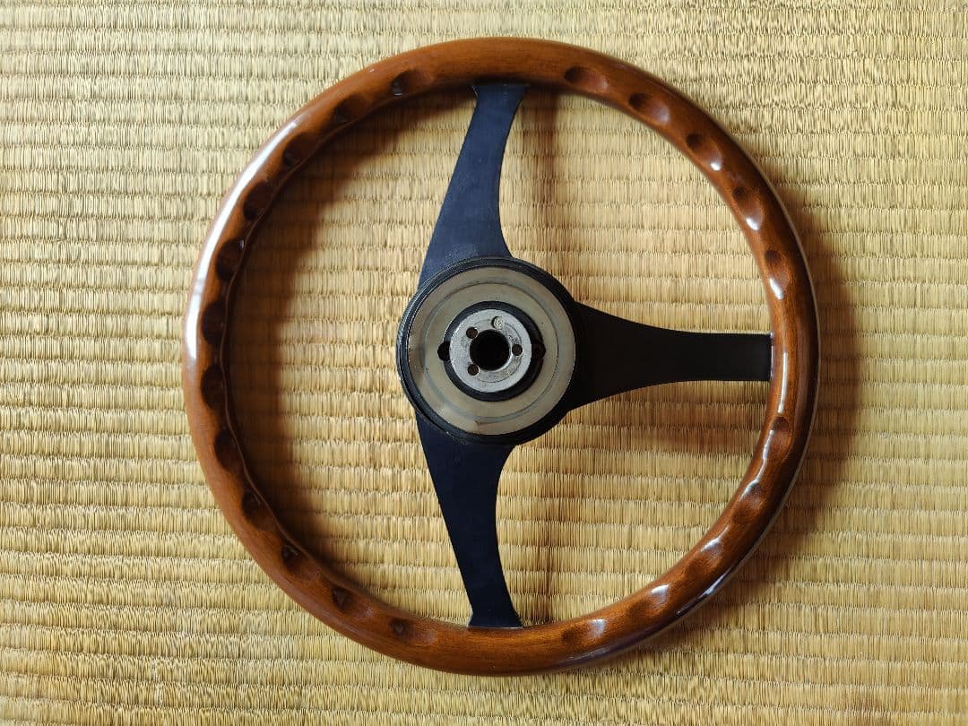 Momo Course ハンドル 直径36cm