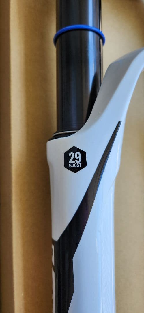 サスペンションフォーク XC 29インチ100mm カーボンコラム Boost