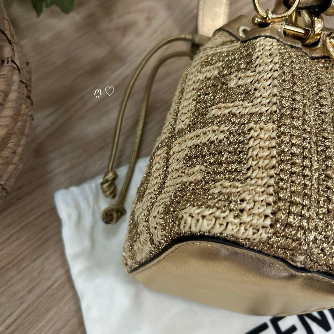 FENDIフェンディ　モントレゾールミニバッグ　ラフィア　カゴ　ハンドショルダー