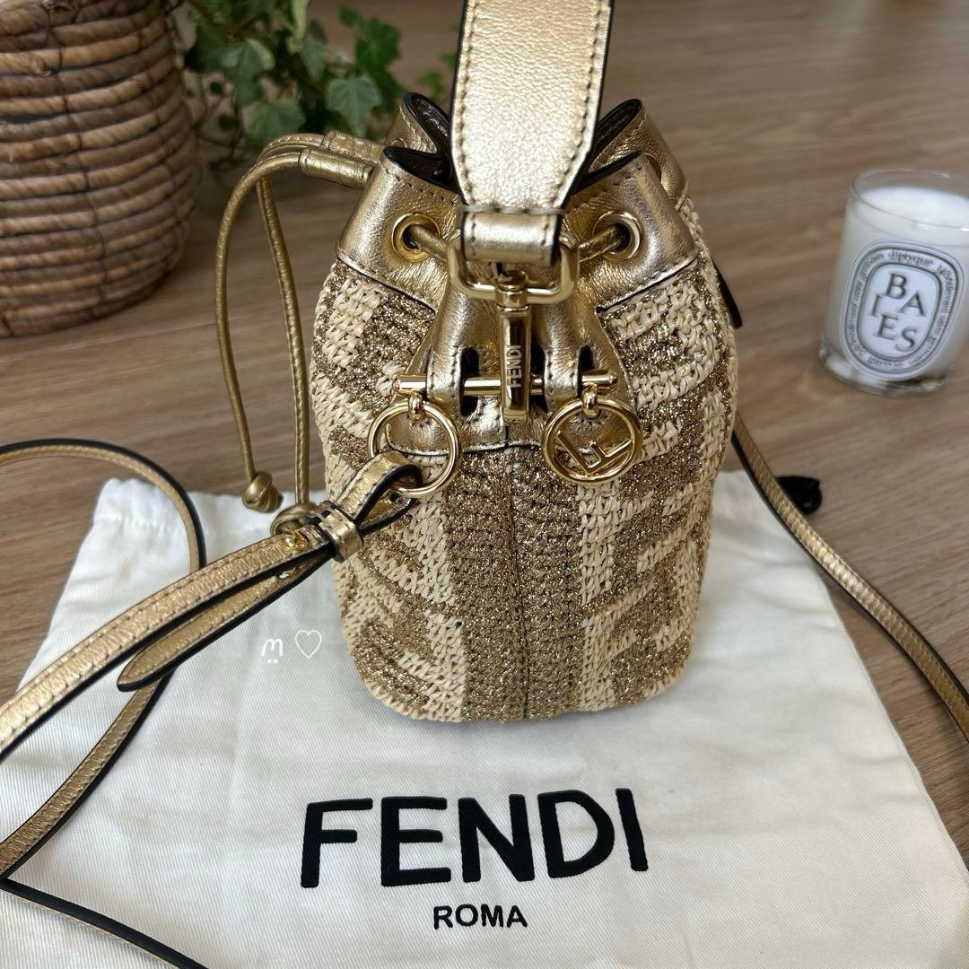 FENDIフェンディ　モントレゾールミニバッグ　ラフィア　カゴ　ハンドショルダー