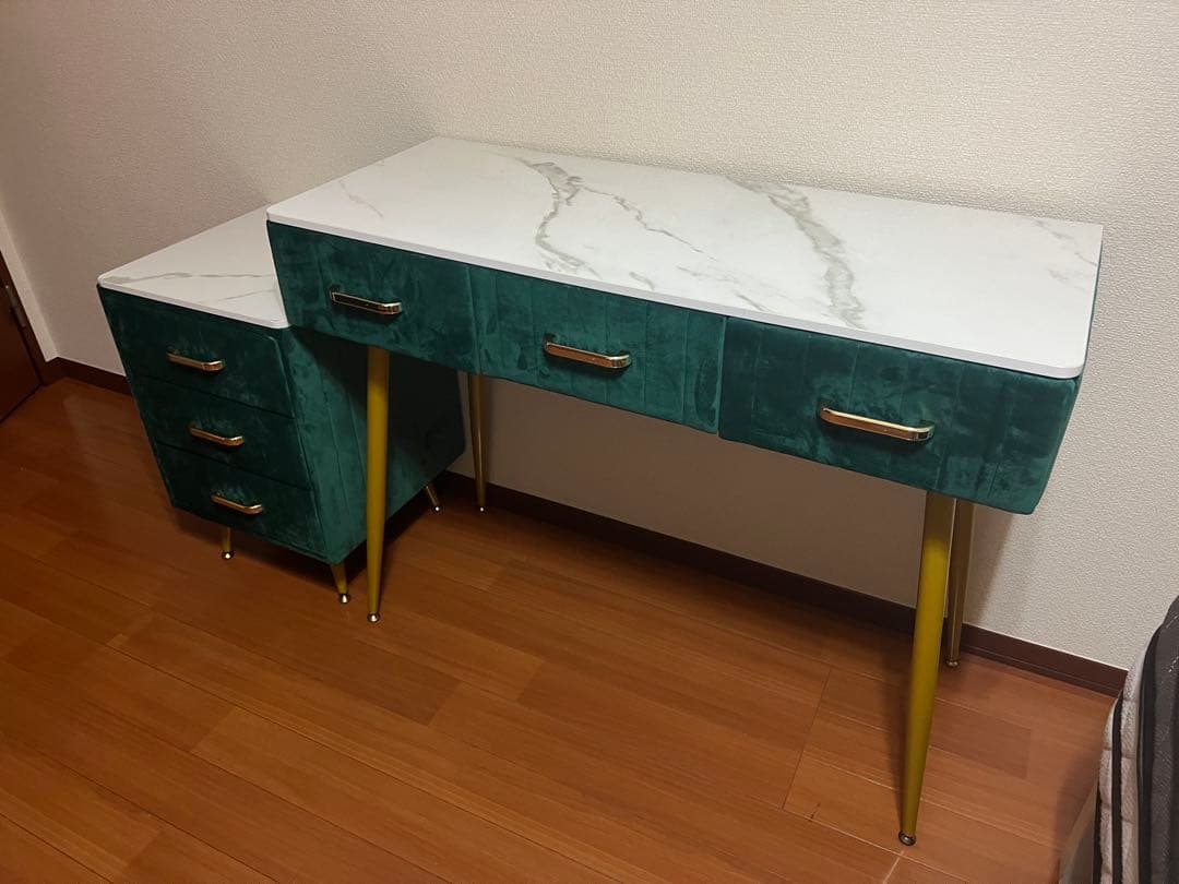 モダンなグリーンのドレッサー＆チェスト セット