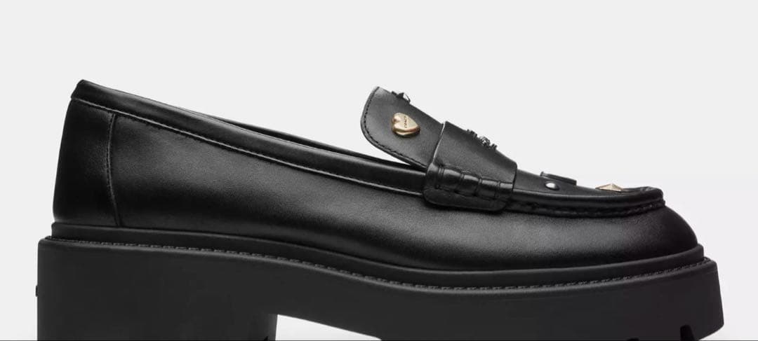 最終値下げ　表記8 サイズ25-25.5相当　COACH スタッズ付きローファー