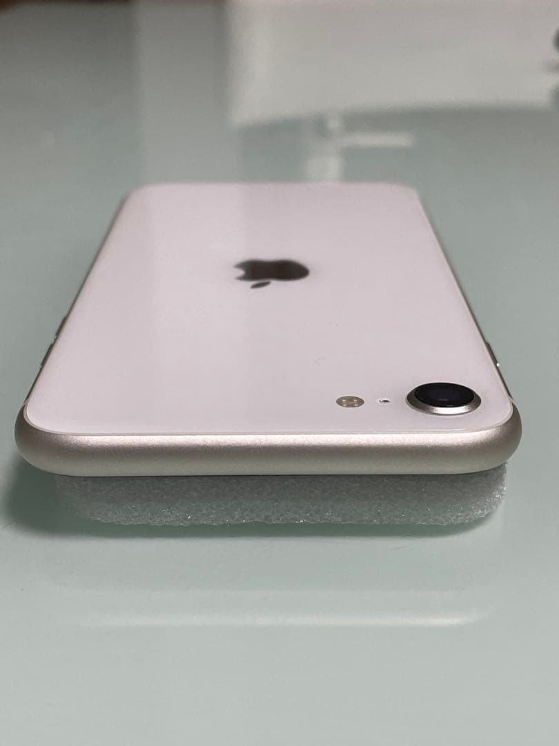 iPhone SE 第3世代 スターライト 64GB バッテリー100%