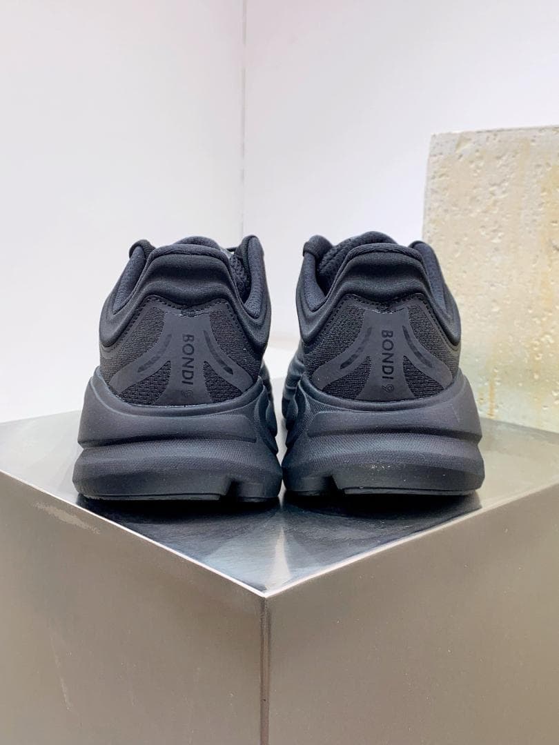 HOKA ONE ONE Bondi 9 （ブラック） スニーカー 23.5cm