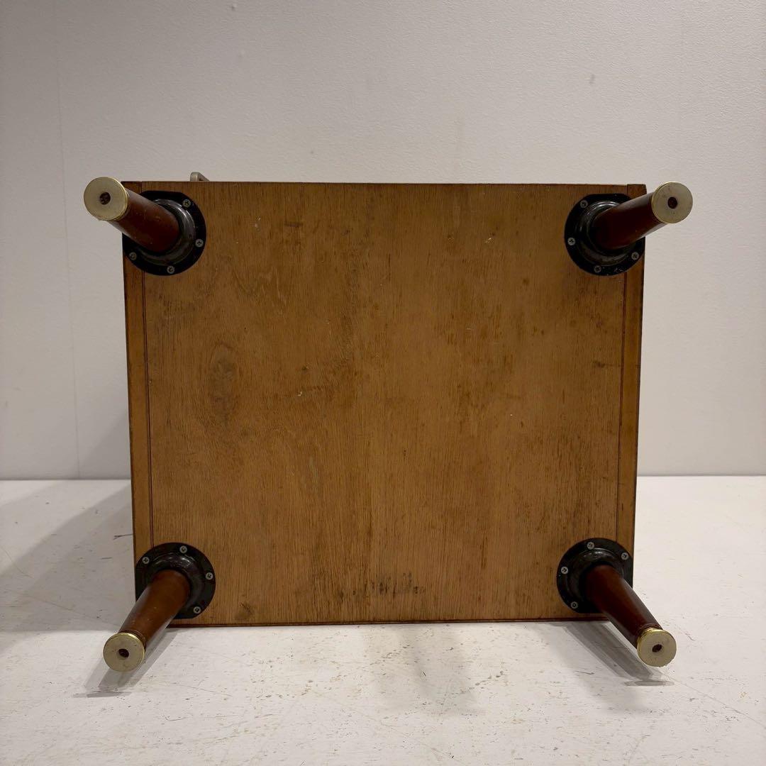 ベッドサイドキャビネット　ナイトテーブル　ミッドセンチュリー