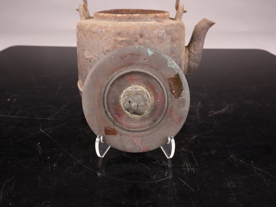 K1280 鉄瓶 【金龍堂造】 花刻 重量1250g 容量1000ml 水漏なし