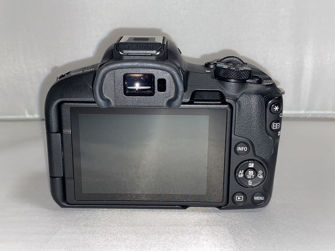 【美品】Canon EOS R50 18-45mm レンズキット カメラ