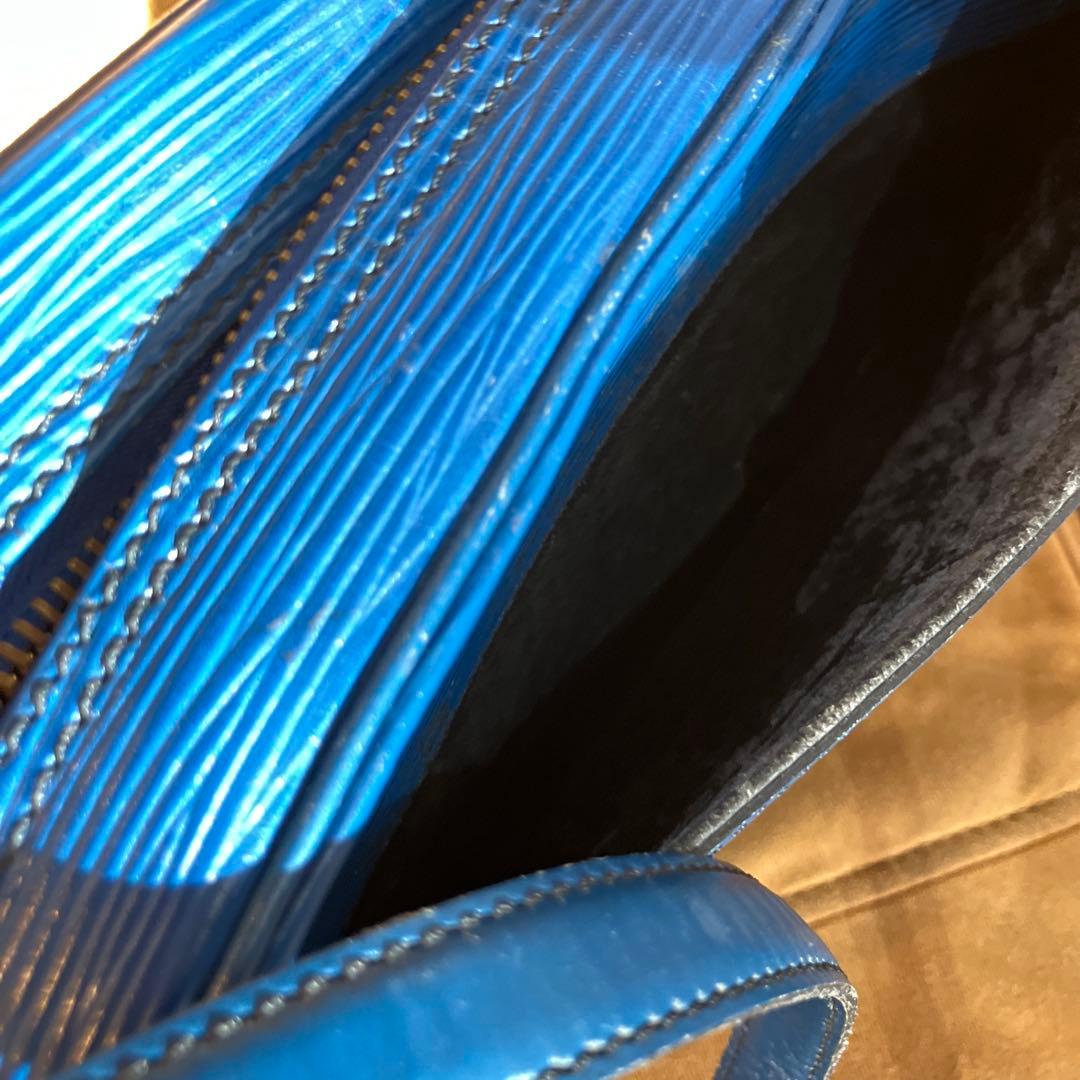 ルイヴィトン　LOUIS VUITTONエピレザー ショルダーバッグ 青