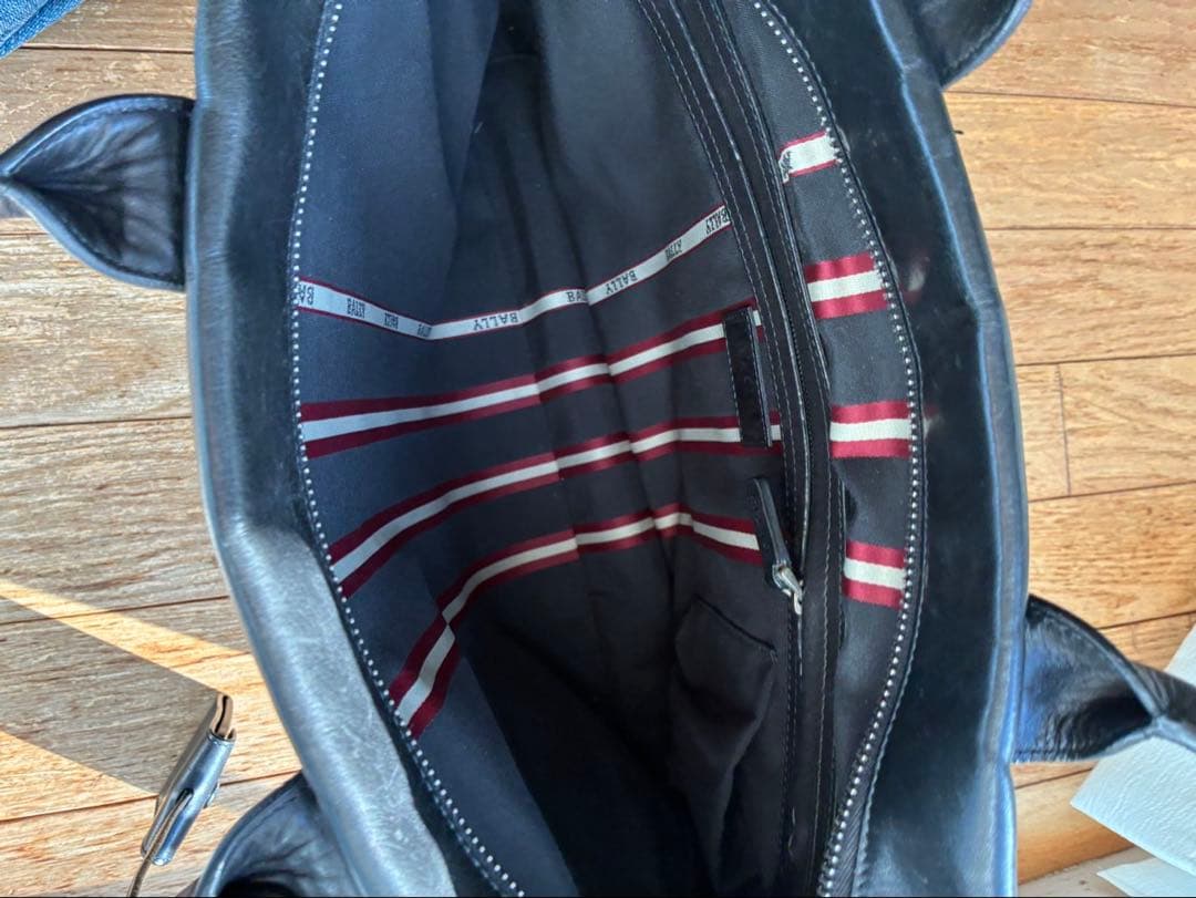 BALLY ビジネスバッグ 黒 レザー ストライプデザイン