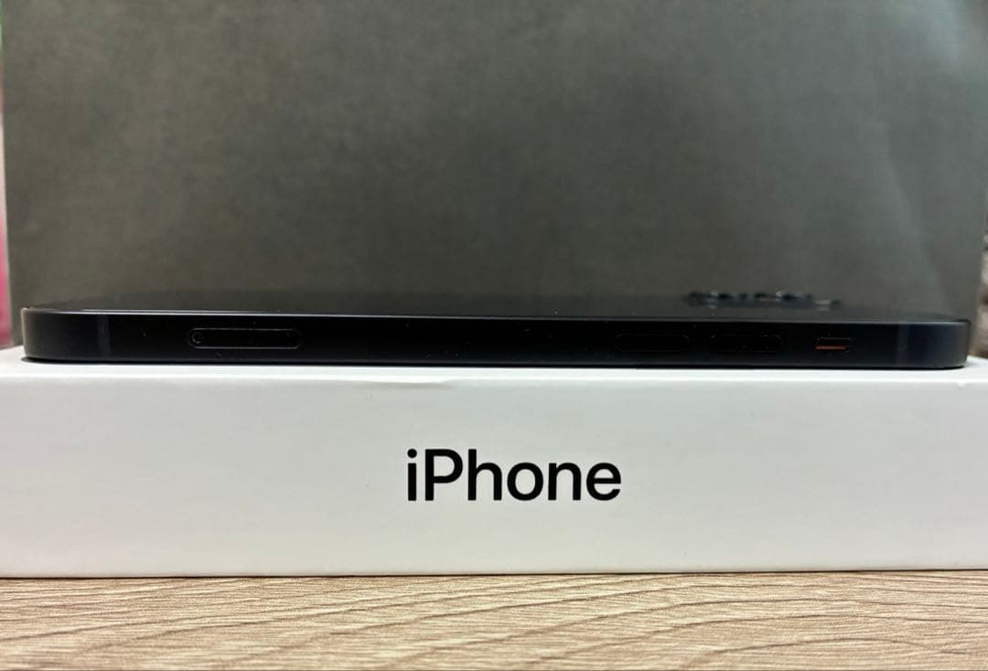 iPhone12 本体　64GB