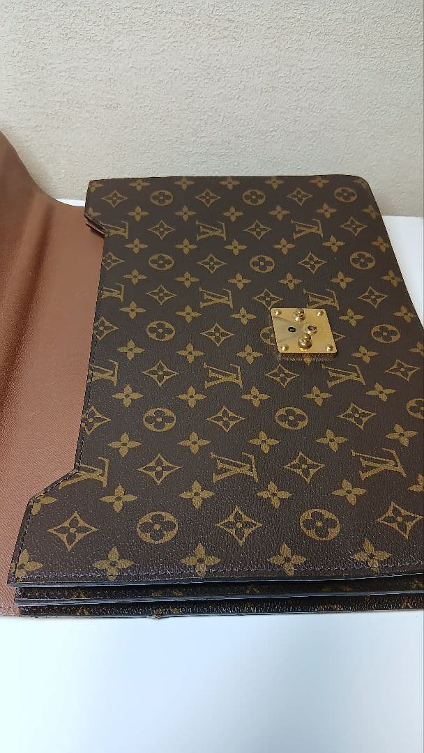 LOUIS VUITTON ルイヴィトン　モノグラム　ビジネスバック