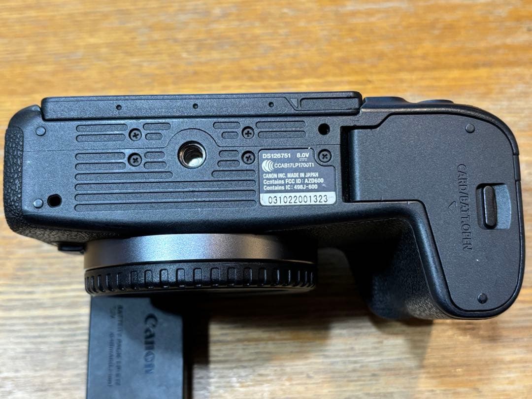 ゴック出品　Canon EOS RP ボディーのみ【訳あり】