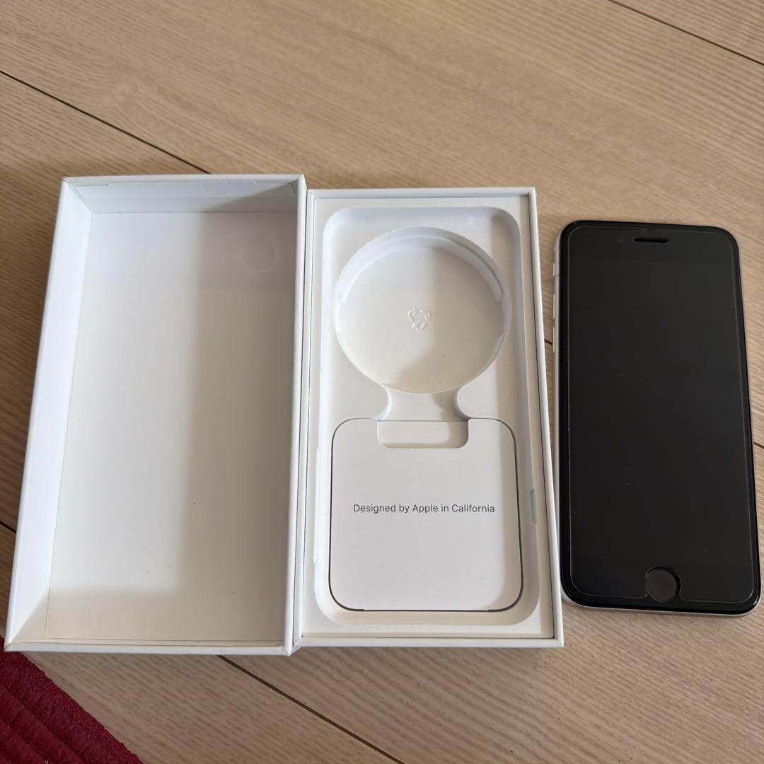 iPhone se第3世代 本体 64GB スターライト　SIMフリー