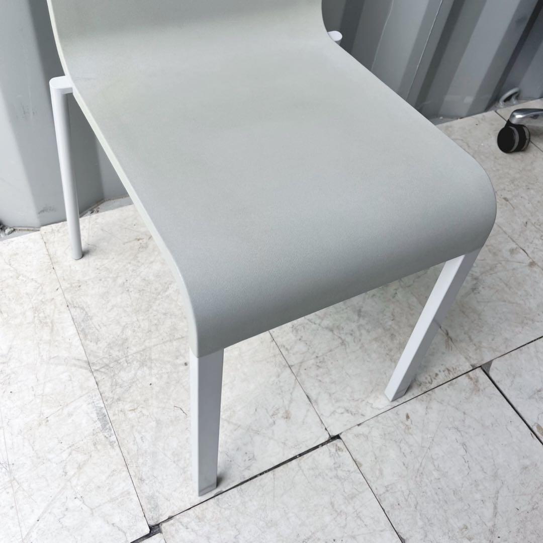 取付無料！ヴィトラ 03 マットグレー スタイリッシュモダンダイニングチェア✨