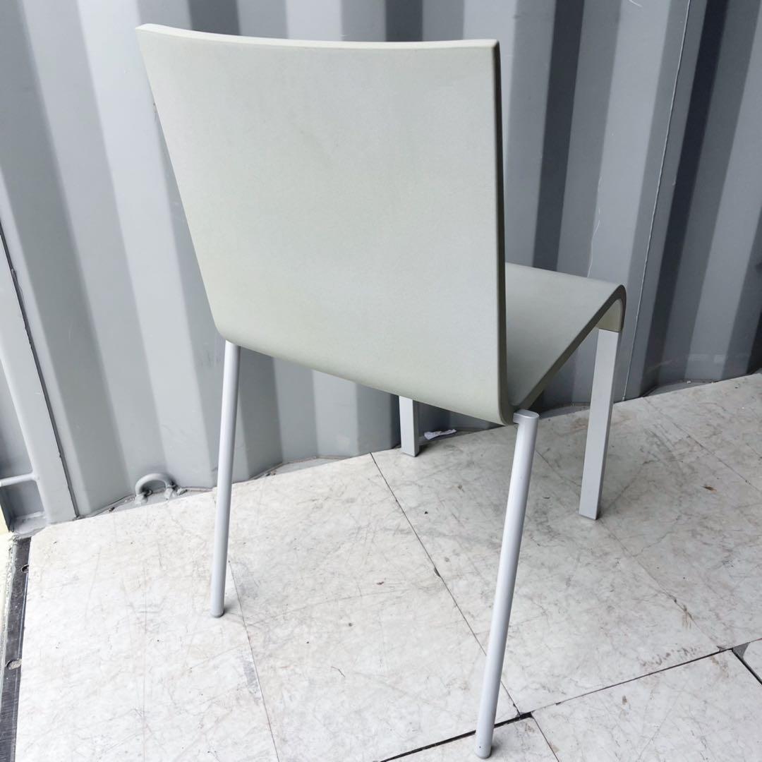 取付無料！ヴィトラ 03 マットグレー スタイリッシュモダンダイニングチェア✨