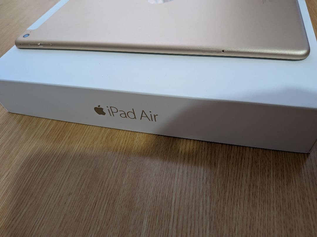 iPadAir2 WiFi+ドコモセルラー 64GB ゴールド