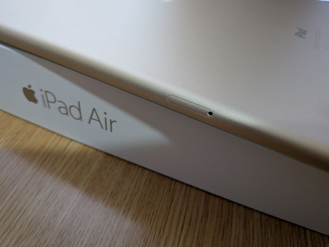 iPadAir2 WiFi+ドコモセルラー 64GB ゴールド