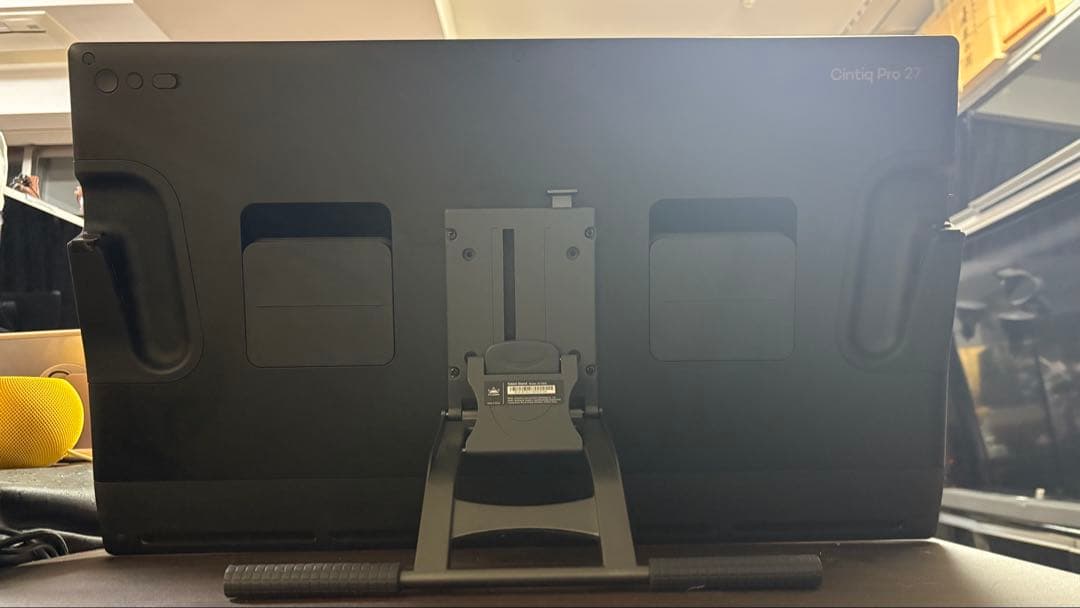 Wacom Cintiq Pro 27 非公式スタンド込