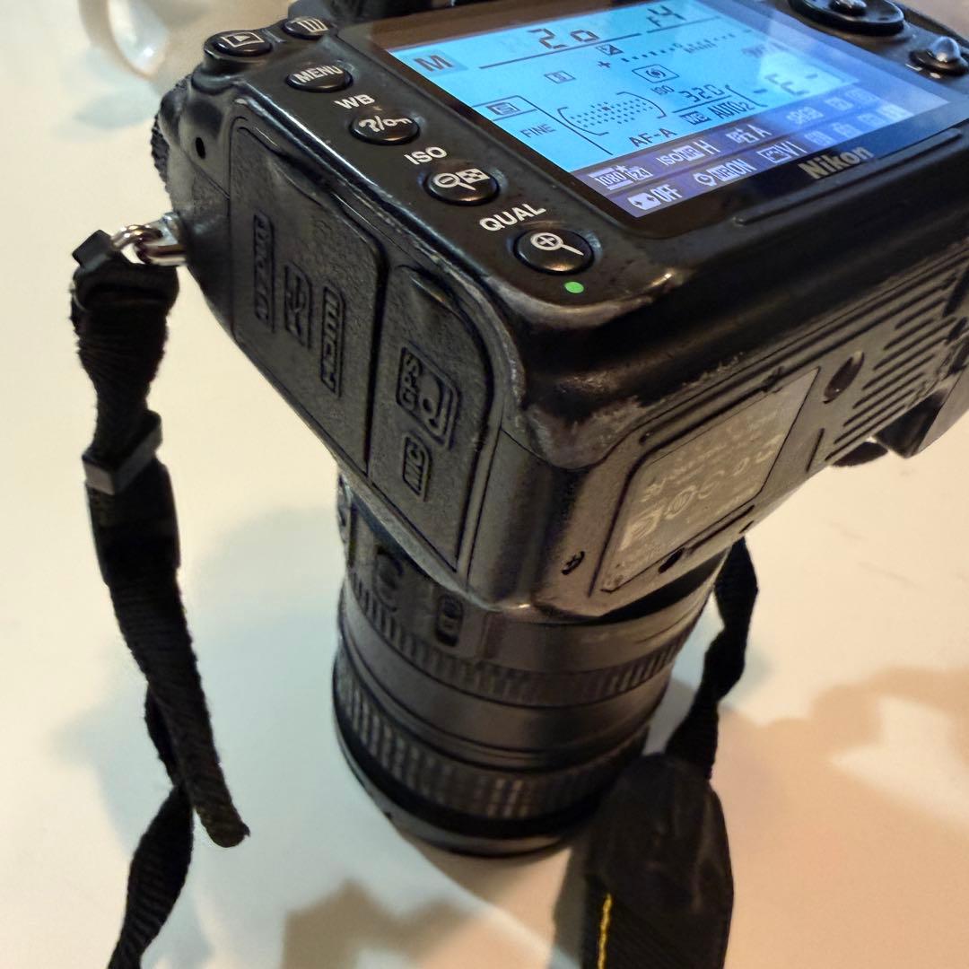 値下げ！Nikon 一眼レフカメラ D7000 18-200 VR レンズ付