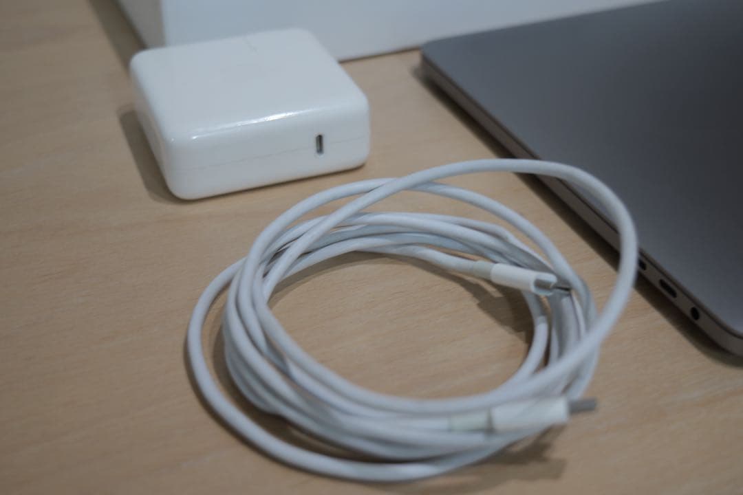 Apple MacBook Pro 2018 スペースグレー 本体