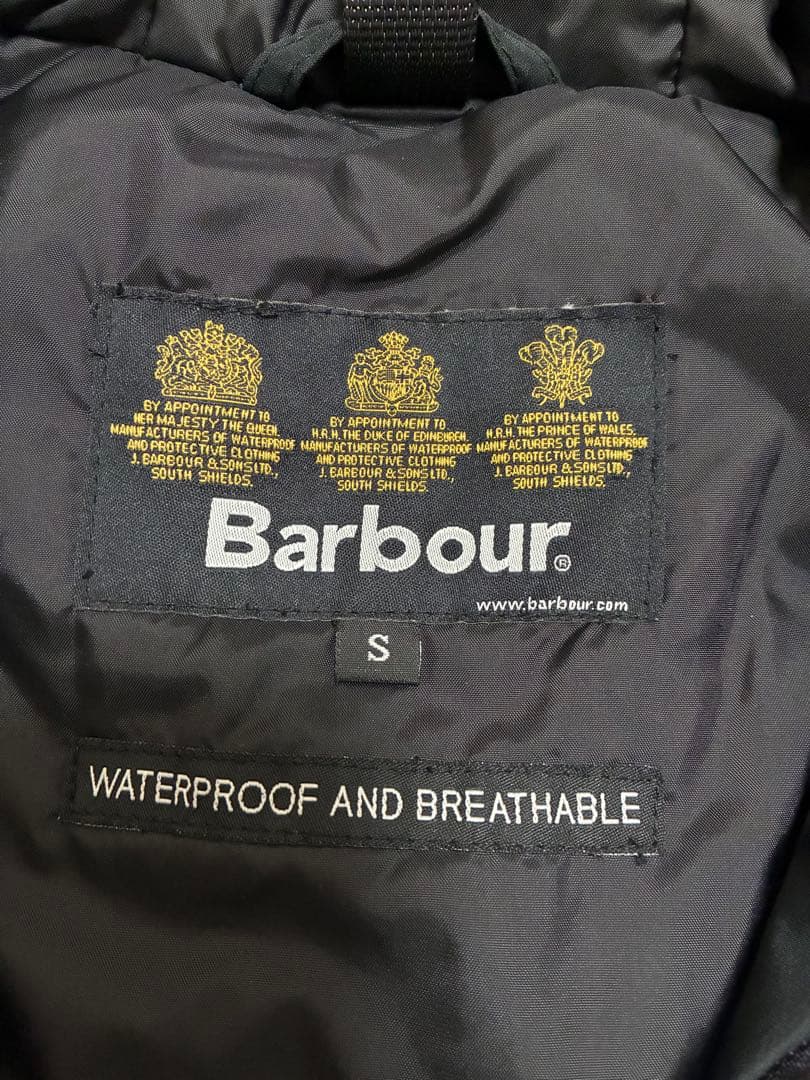 Barbour ナイロンジャケットフーディー