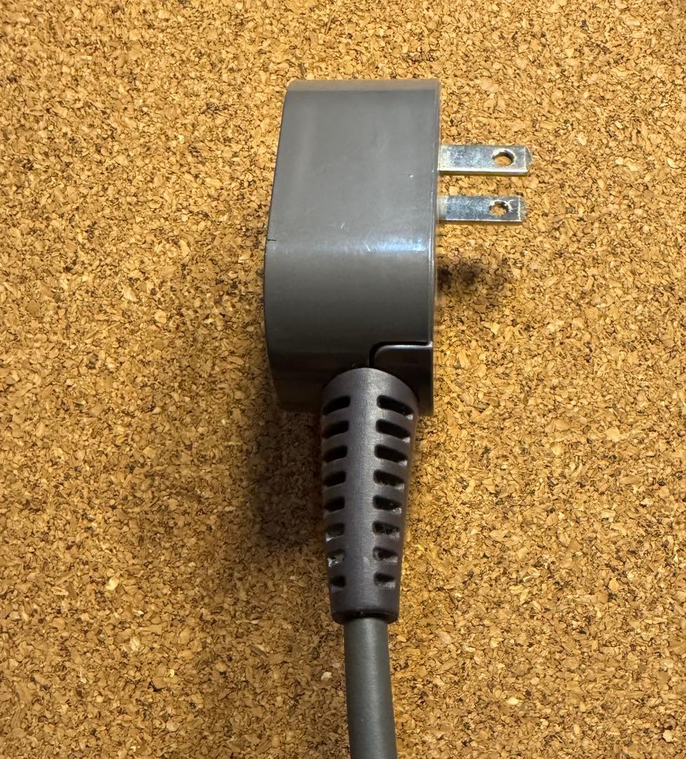 特徴的デザイン ヘアドライヤー