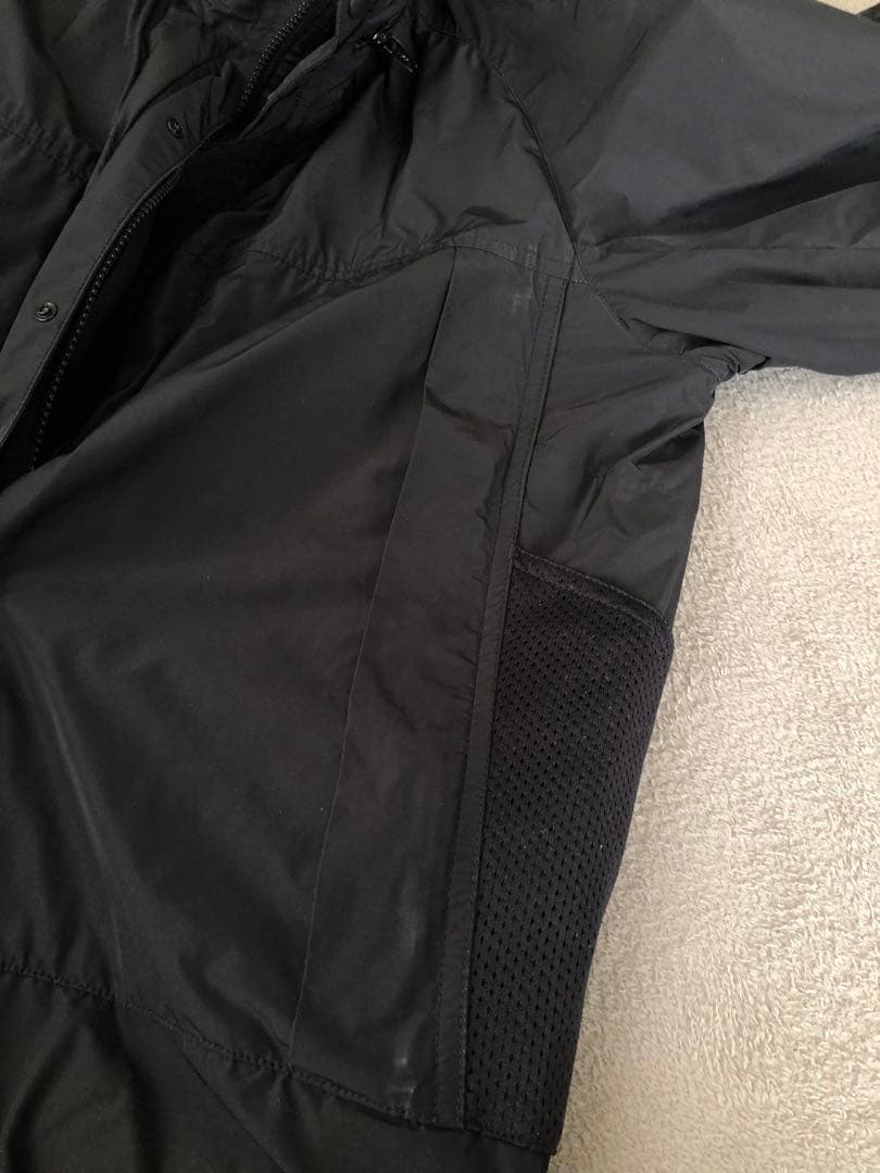 BACH ブラック ナイロンジャケット