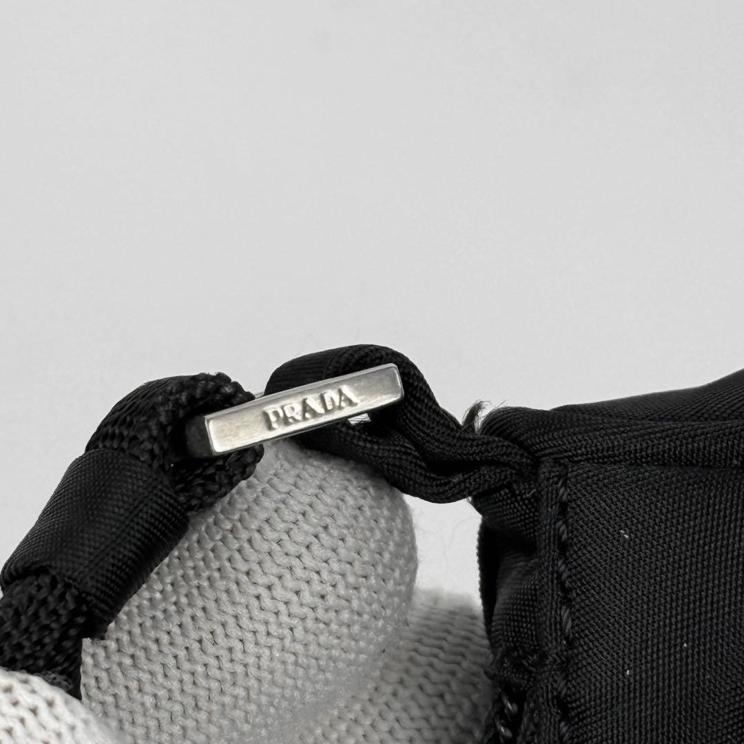 【美品】PRADA プラダ アクセサリーポーチ ハンドバッグ 肩掛け 黒 白タグ