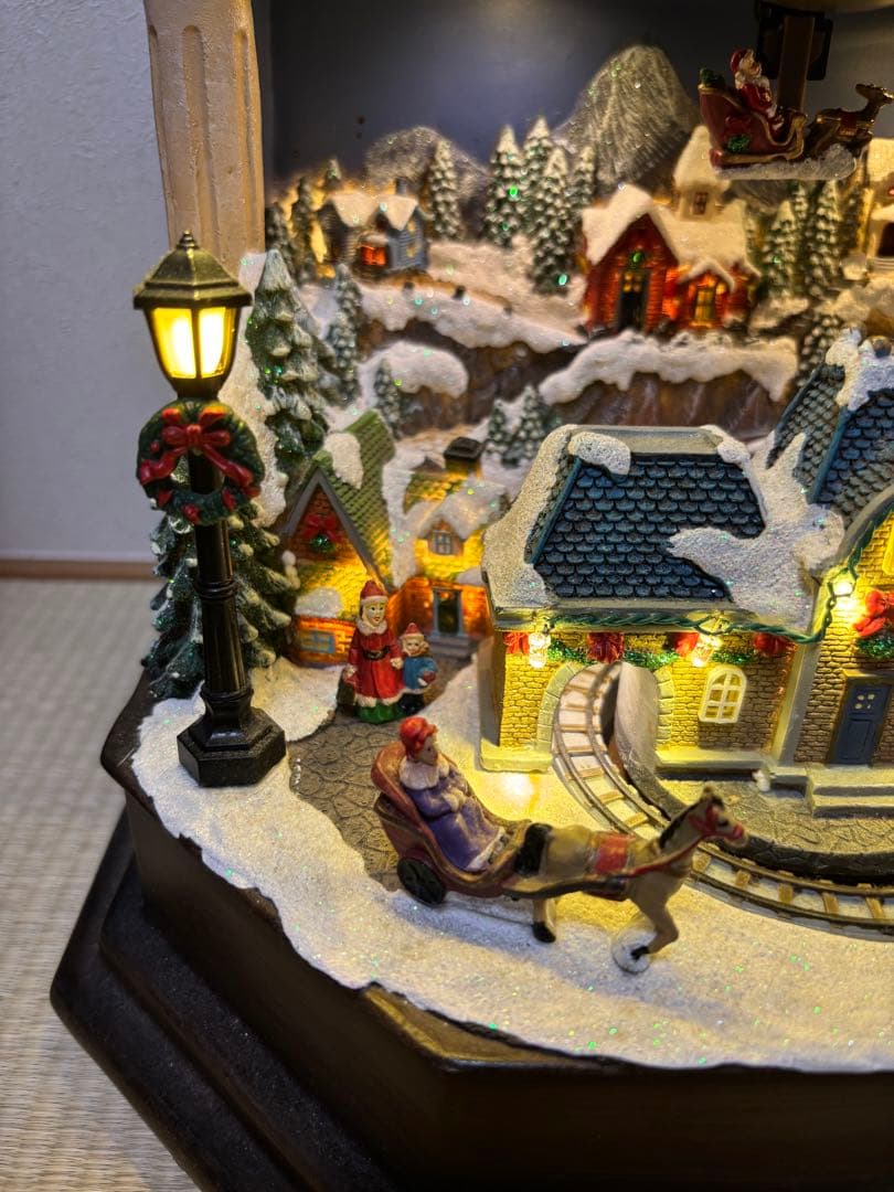 クリスマス装飾カッコウ時計、クリスマスビレッジシーン、LEDライト、音楽、