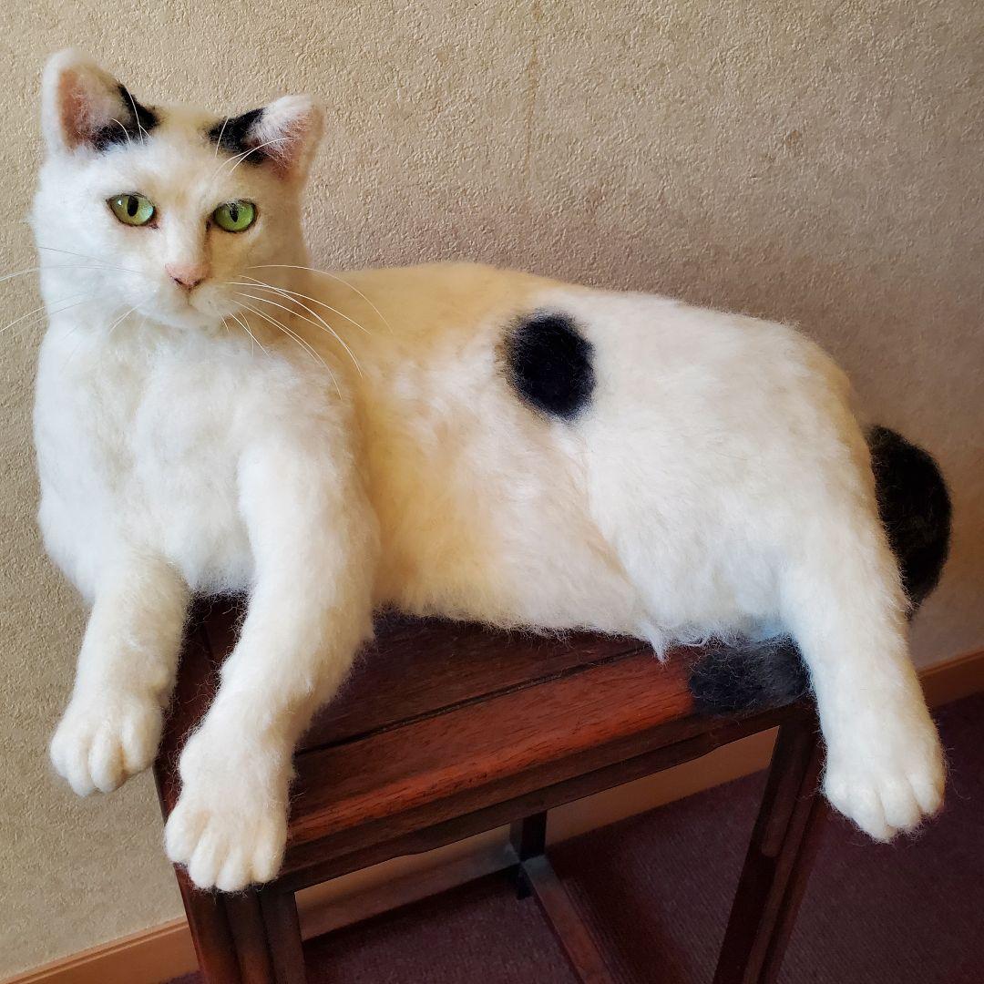 羊毛フェルト猫　 白トビキジ