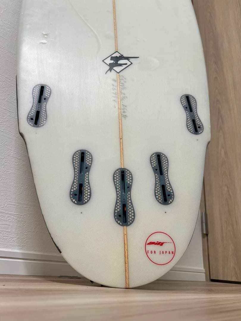 【たく】Bilt 5.5 26.4Lサーフボード　5'5