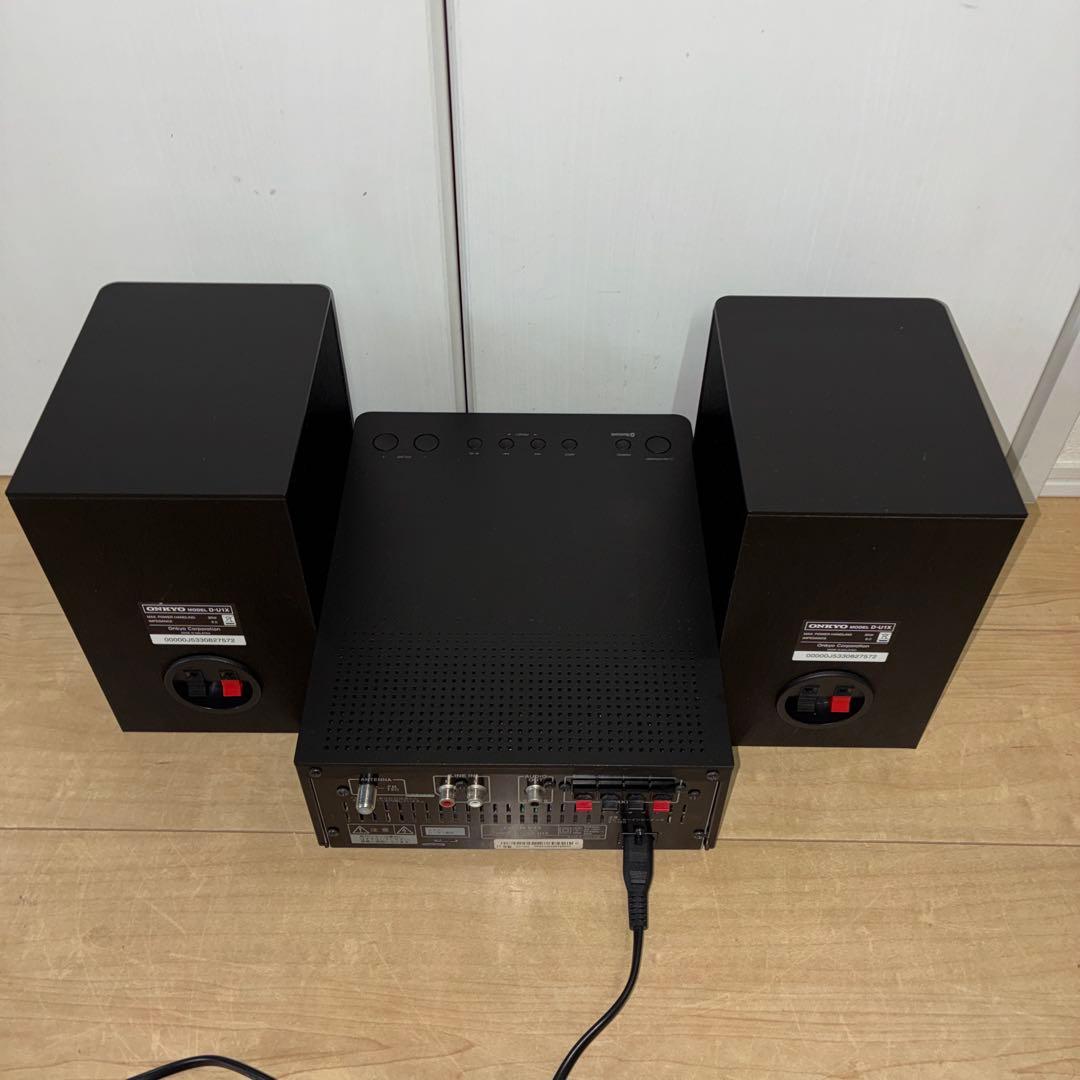 ONKYO CR-U1X CDミニコンポ　コンポ　スピーカー　オンキョー