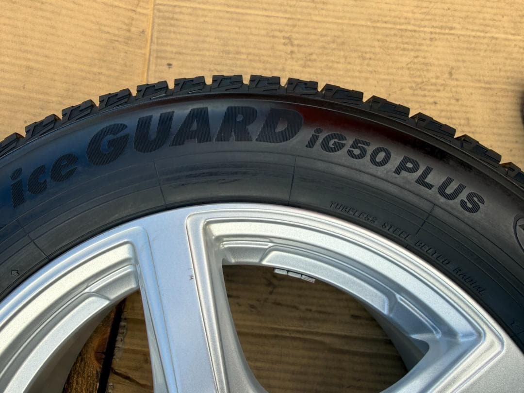 ヤリスクロス C28 セレナ スタッドレスセット 205/65R16 2020年