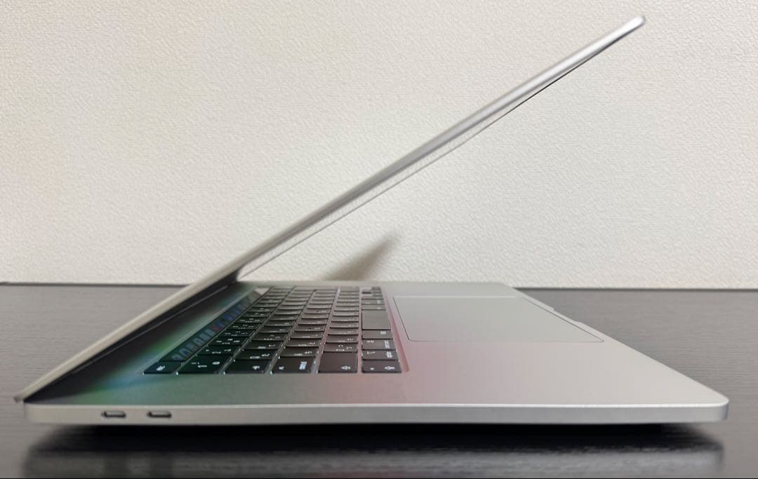 MacBookPro i9 32GB 1TB 充放電147回 バッテリー93%