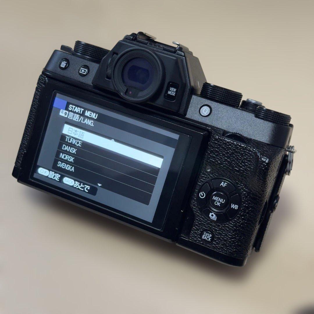 y*y様 FUJIFILM X-T100黒 Viltrox ＋ 7Artisan