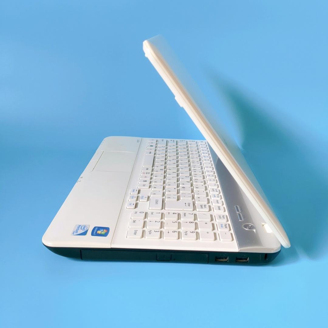 美品❣️特大容量1TB‼️メモリ8GB✨設定済みですぐ使える♪白ノートパソコン✨