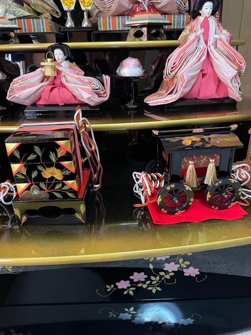 豪華な雛人形セット　三段　本金蒔絵　☆美品☆