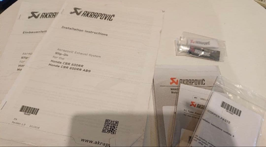 SDBH　AKRAPOVIC アクラポビッチ マフラー CBR600RR