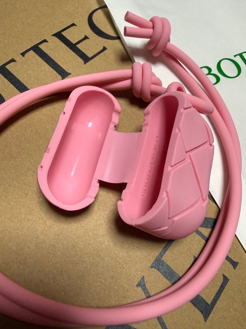 BOTTEGA VENETA ボッテガヴェネタAirPodsケース　ピンク