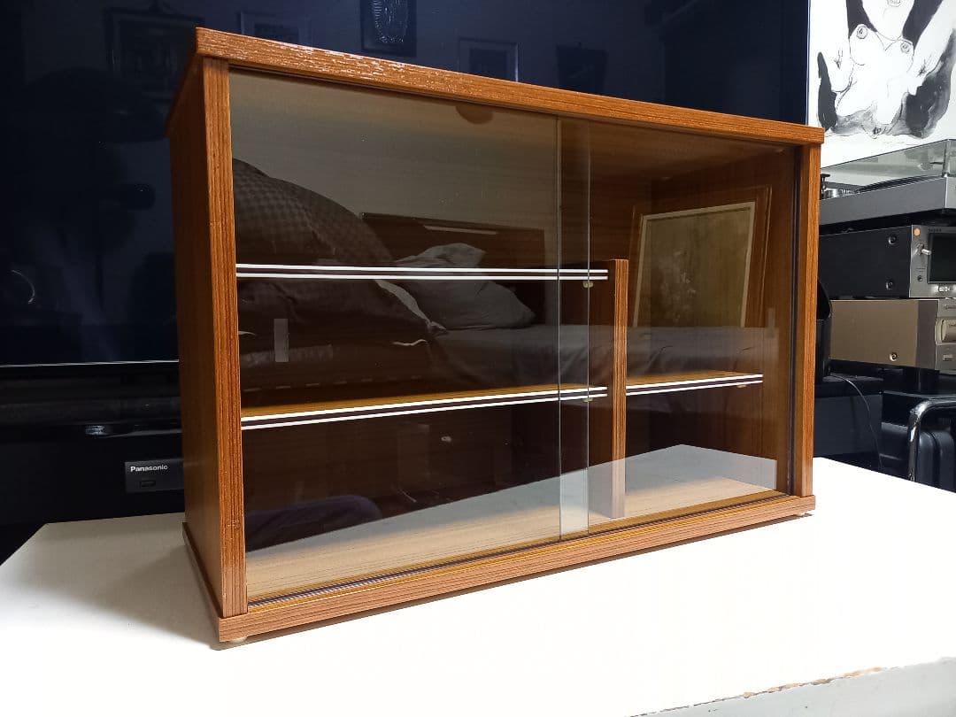 1970's ミッドセンチュリーモダン　ウッドショーケース　木製　ウォールラック