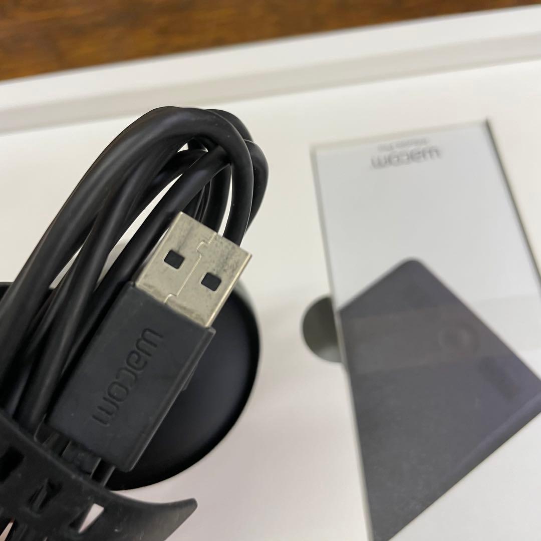 Wacom Intuos Pro Small PTH-460 2019年 箱付