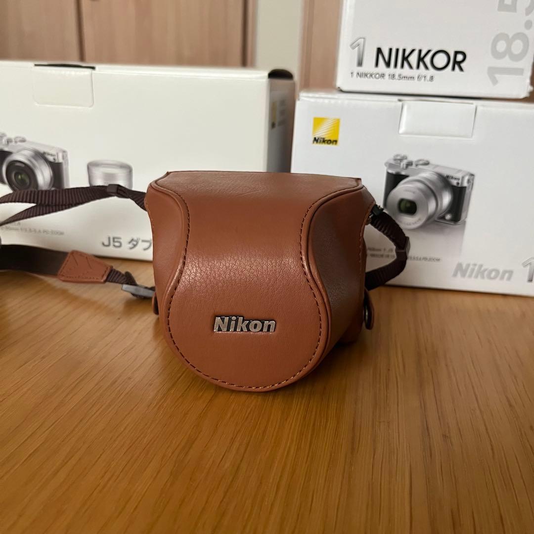 Nikon J5 ダブルレンズキット　純正カバー付