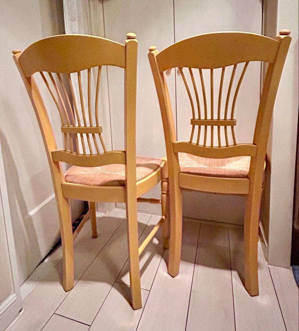 ビンテージ　インポート　黄色の木製ラッシュシートチェア　①