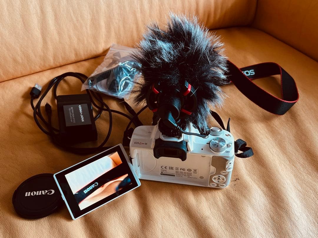 予備バッテリー付き Canon EOS kiss M 超望遠セット