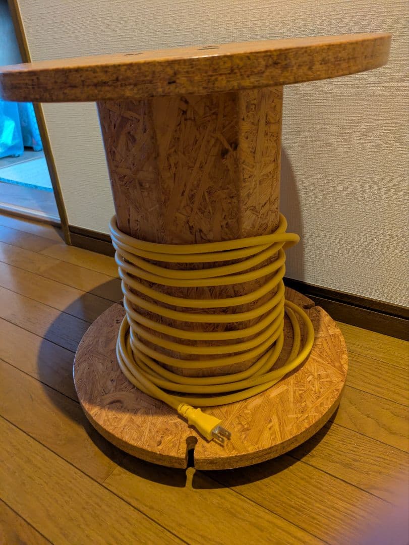 サイドテーブル　ケーブルドラム　延長コードリール　OSBボード製　男前